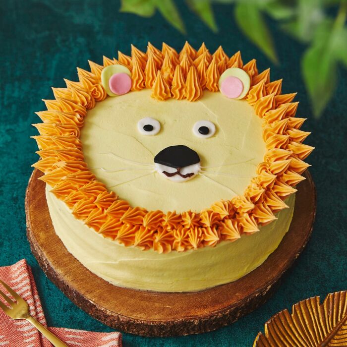 Lion Decorated Cake