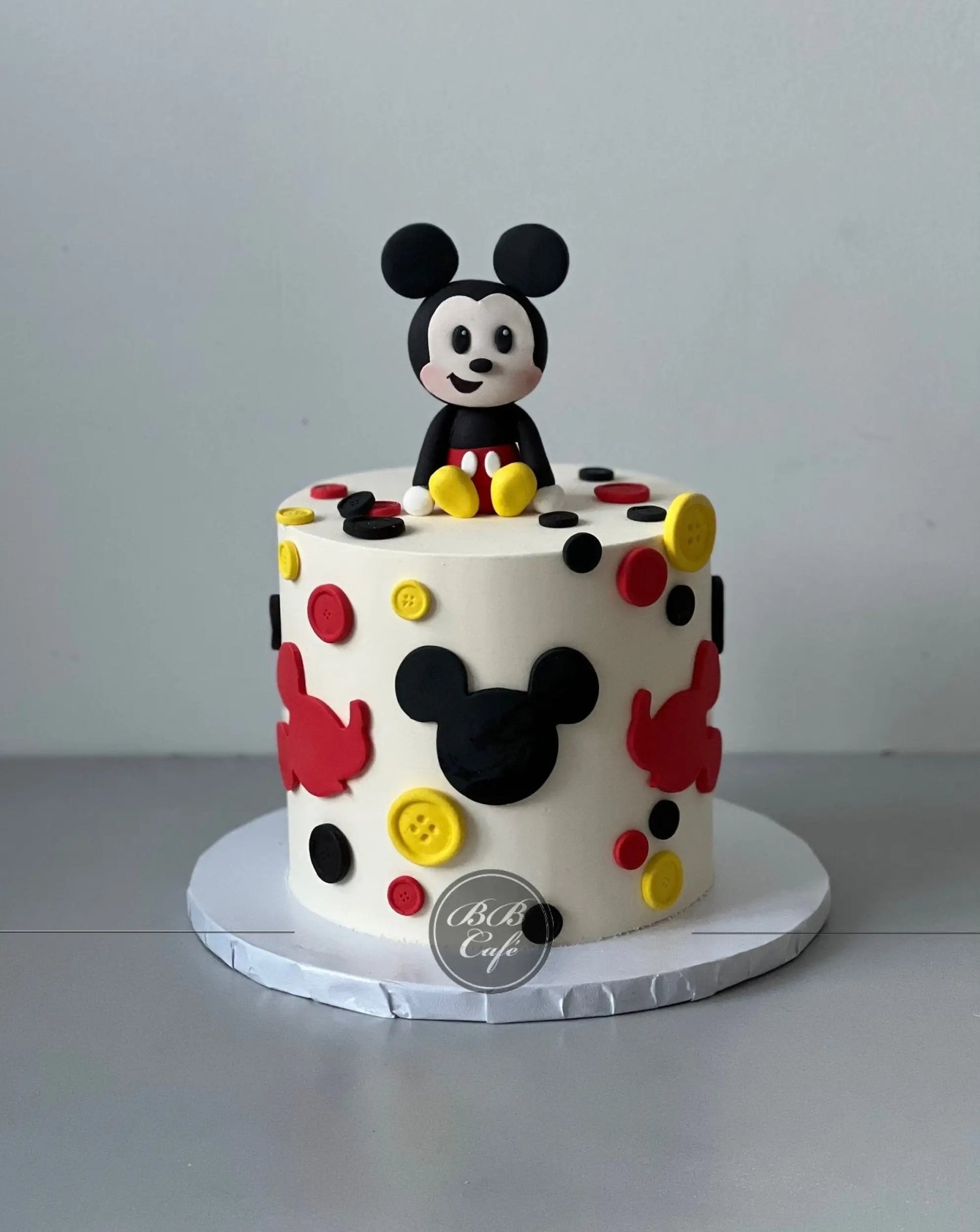 Mickey decorated cake