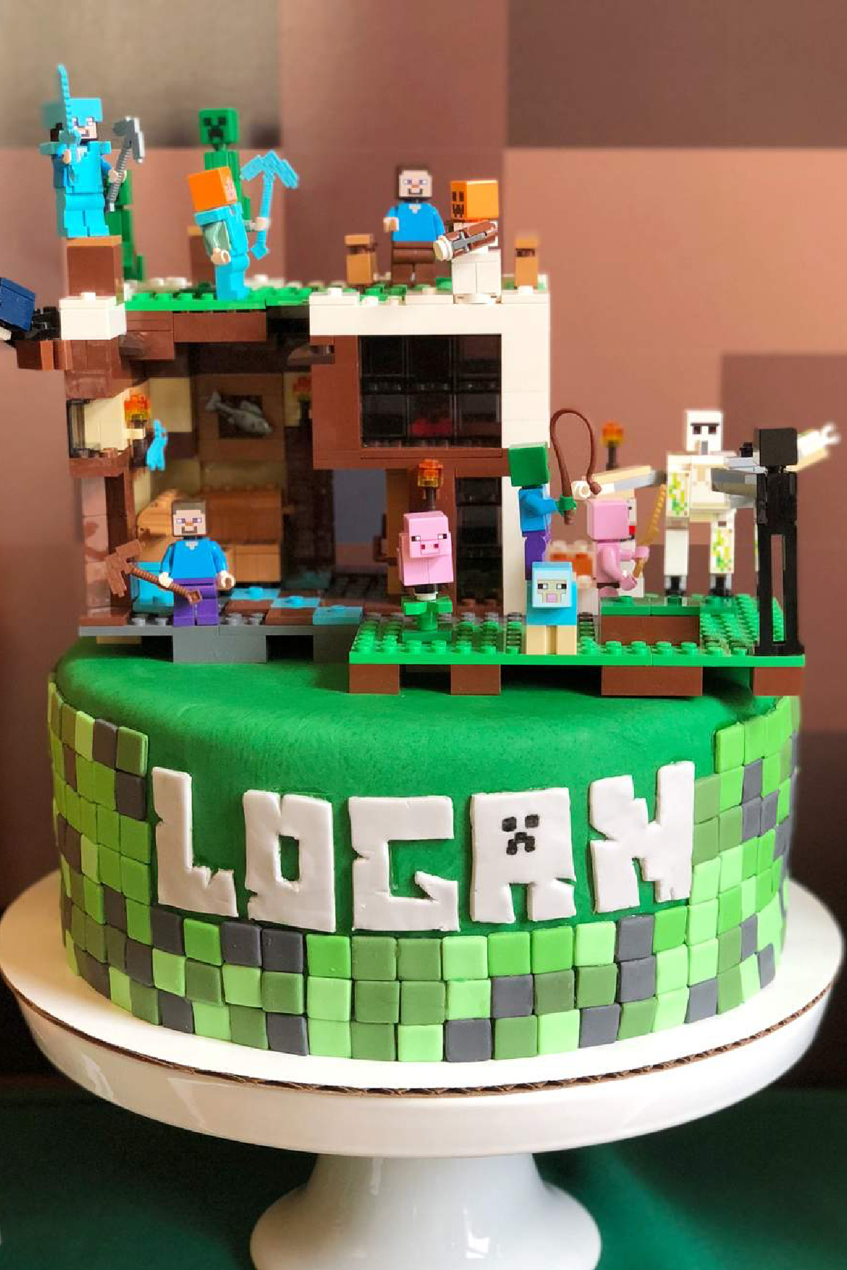 Minecraft decorated cake