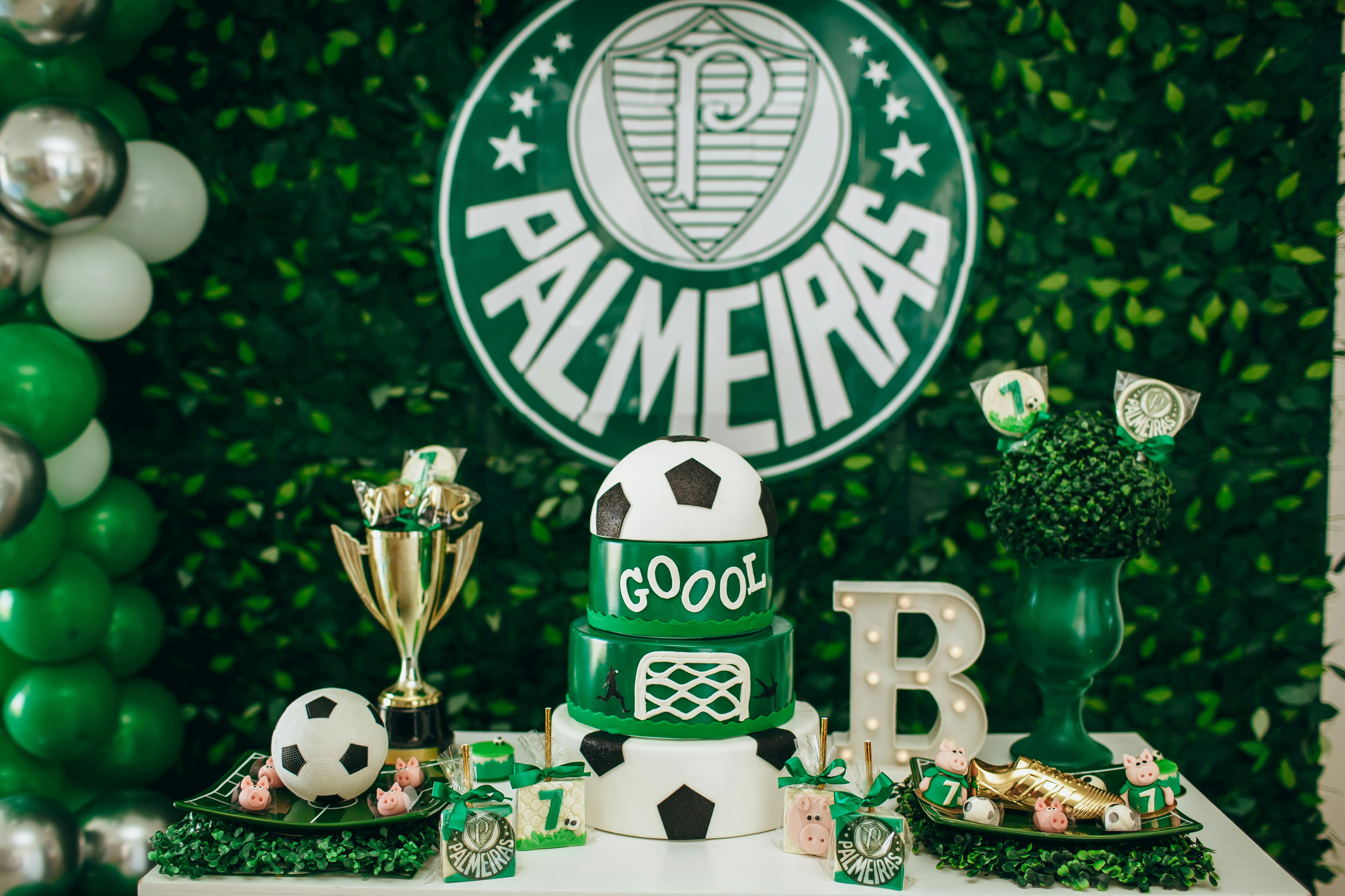 Free Palmeiras Decorated Cake