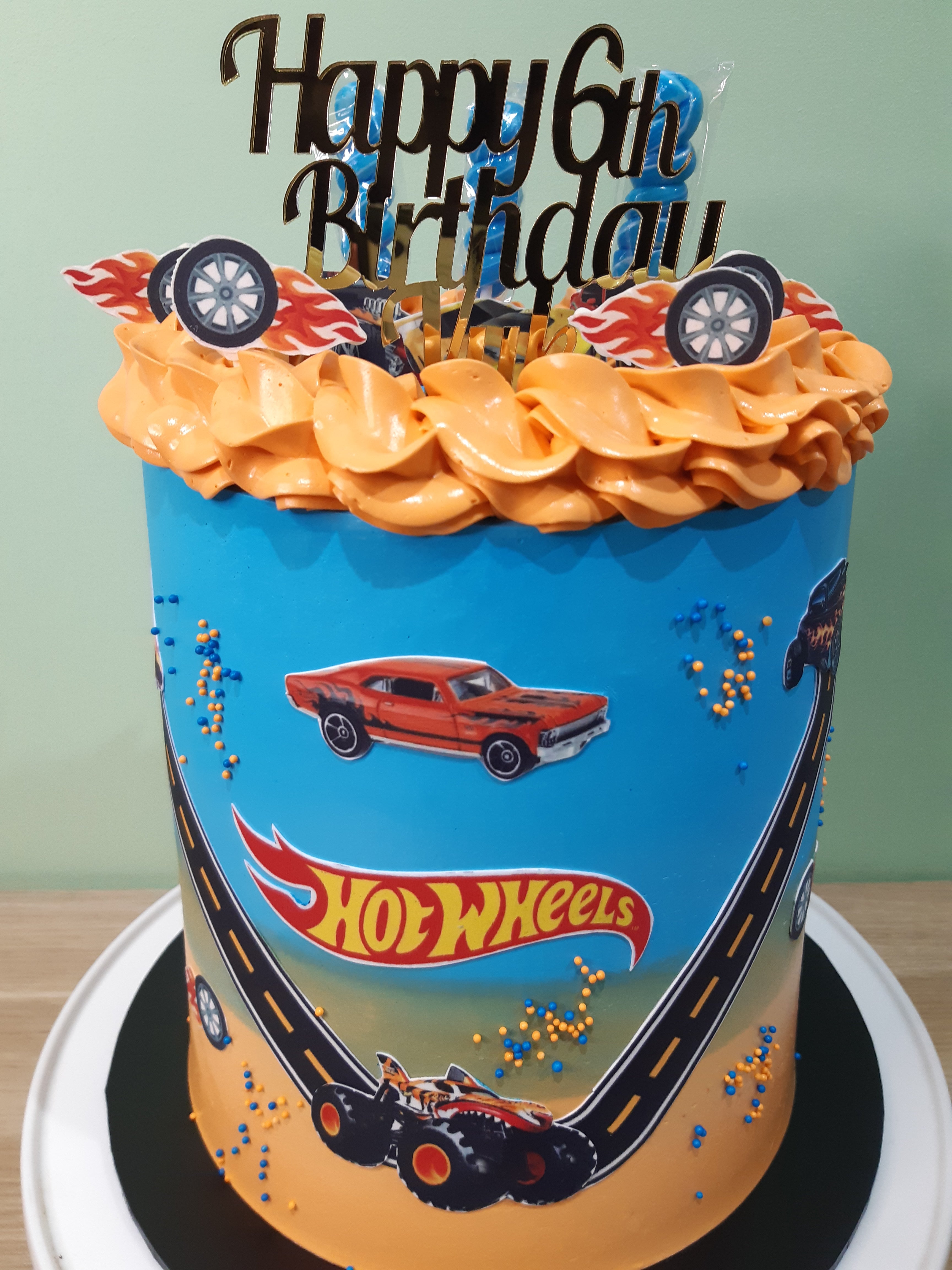 Hot Wheels Decorated Cake