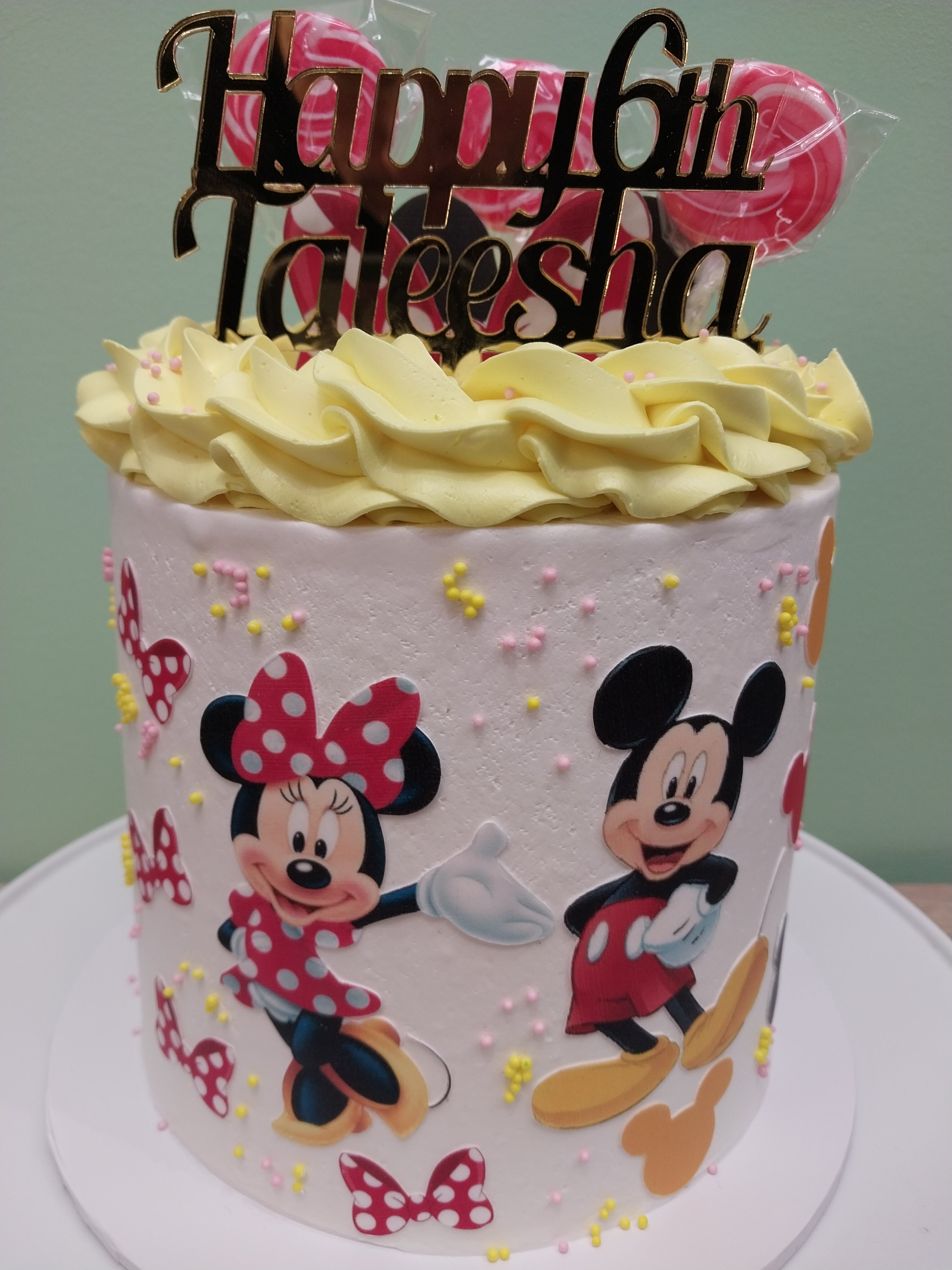 Minnie Decorated Cake