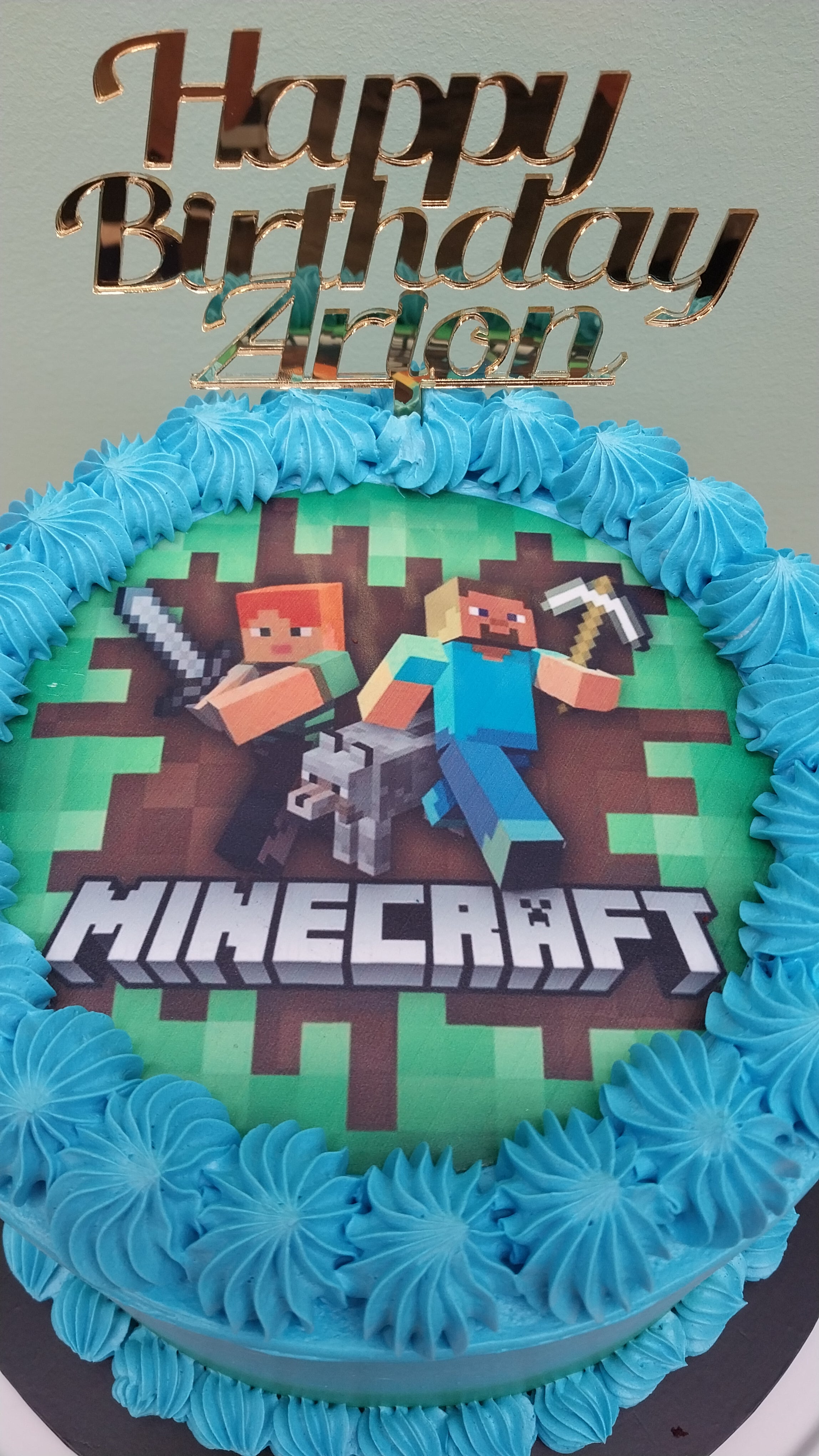 Minecraft decorated cake