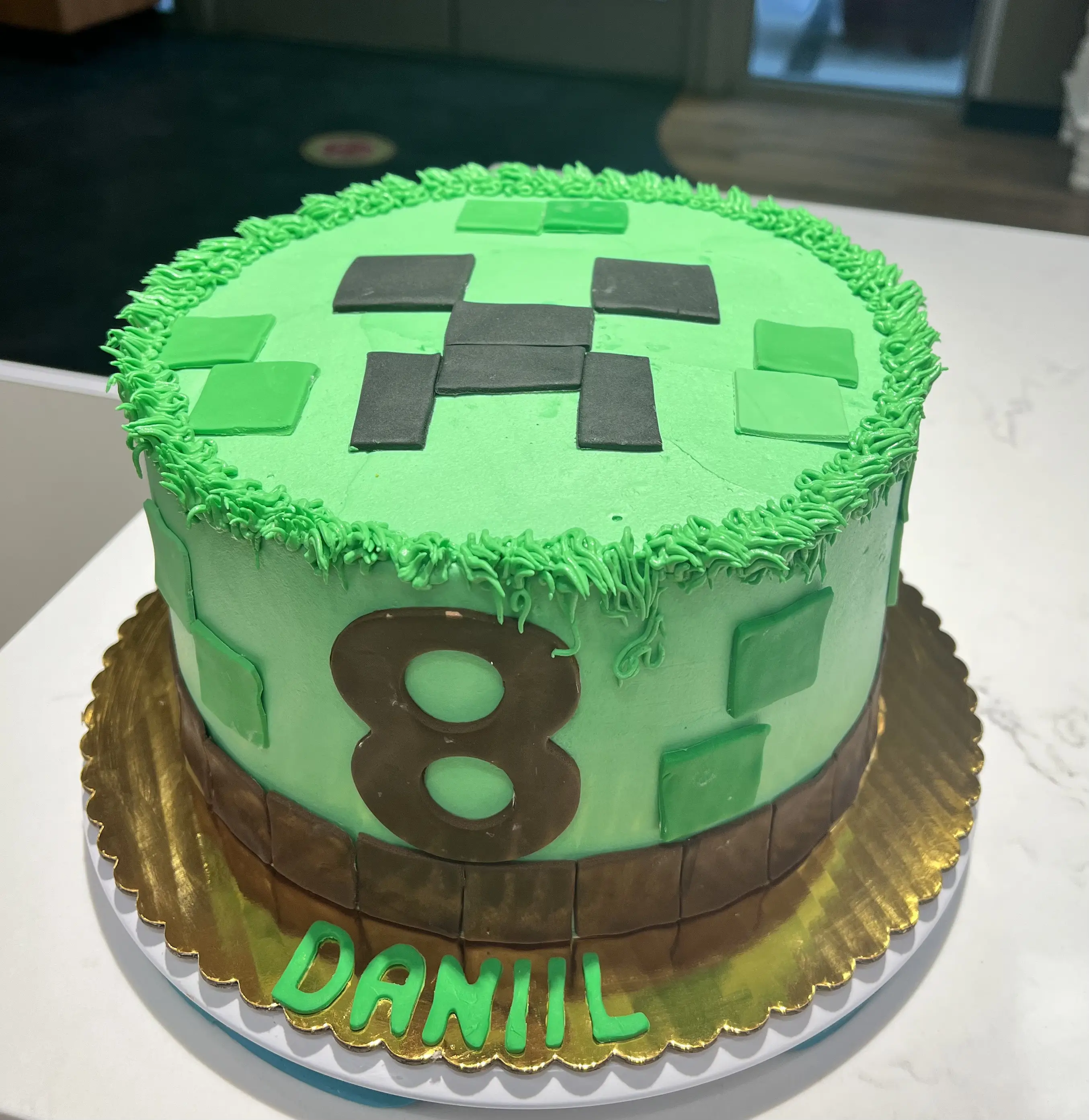 Minecraft decorated cake