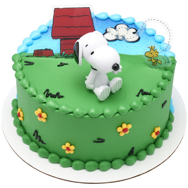 Snoopy Decorated Cake