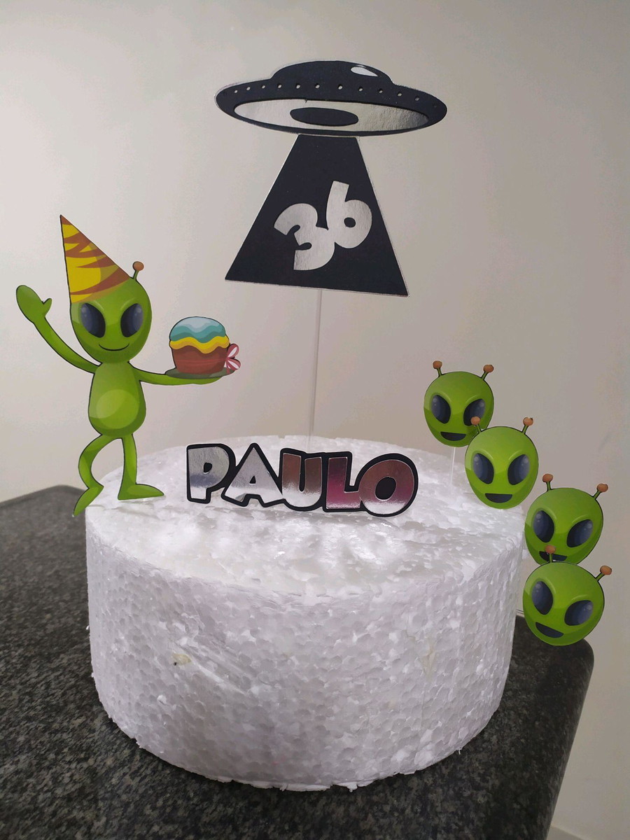 Bolo Decorado Alien