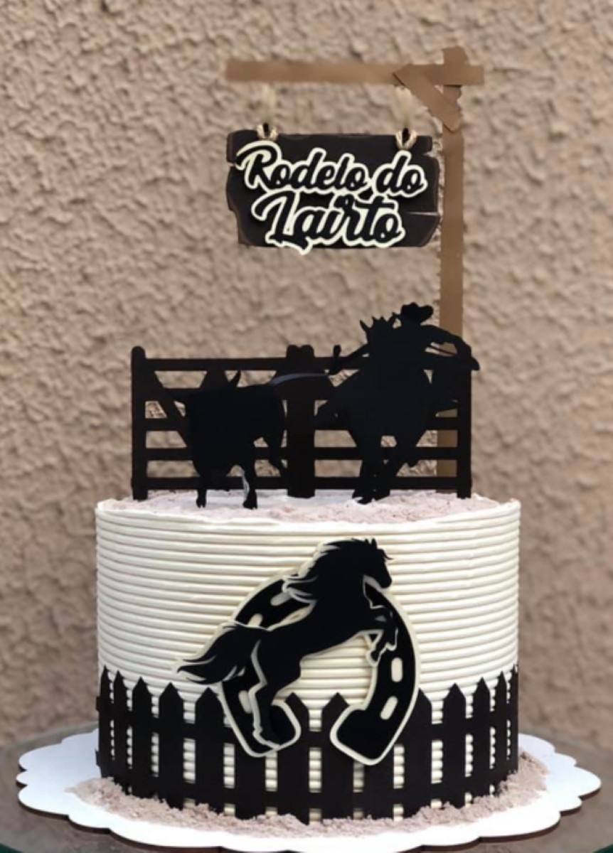 Bolo Decorado Cavalos