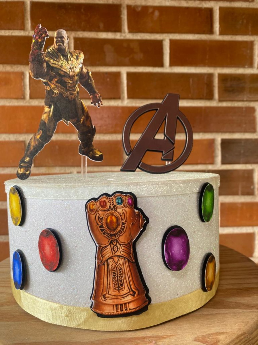 Bolo Decorado Thanos