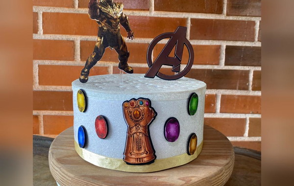 Bolo Decorado Thanos