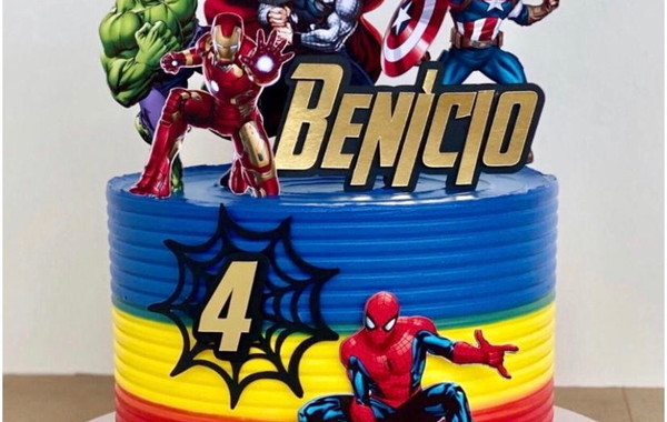 Bolo Decorado Vingadores