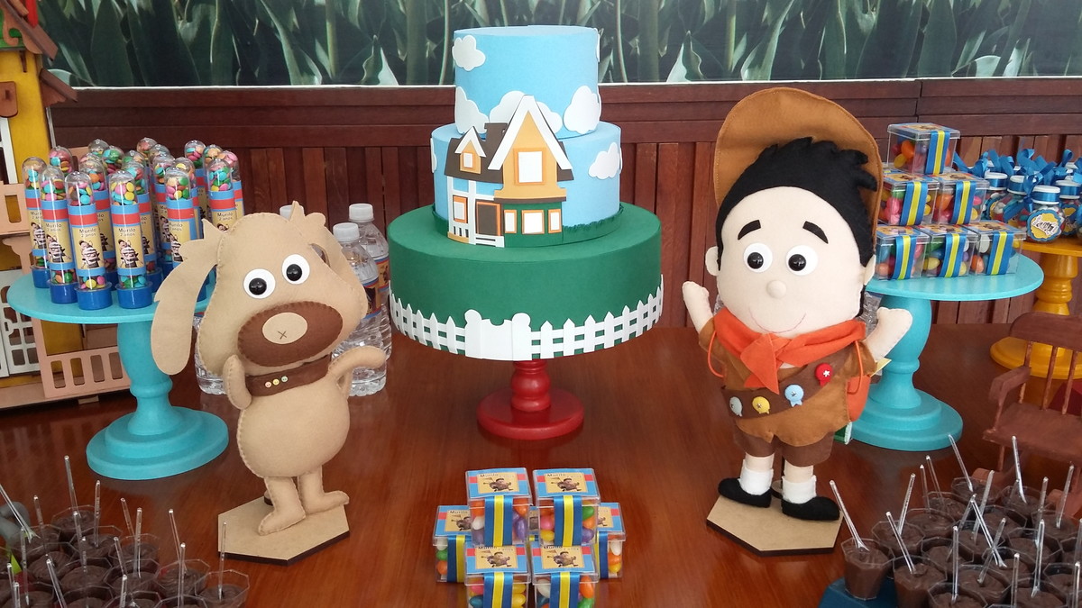 Decorated Cake Up Altas Aventuras