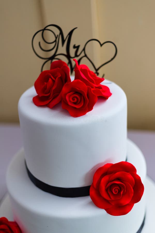 Decorated Red Roses Cake