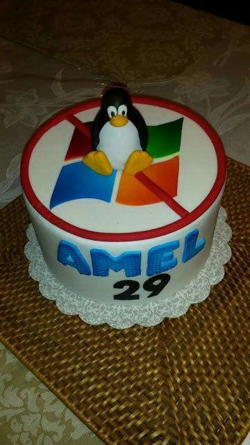 Linux Decorated Cake