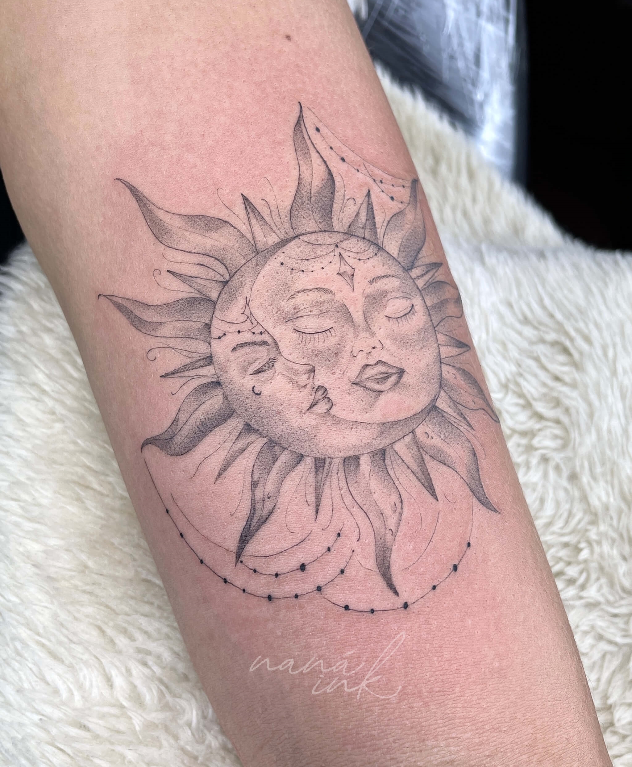 Tatuagem De Sol E Lua